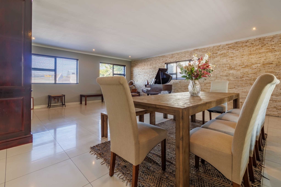 4 Bedroom Property for Sale in Flamingo Vlei Western Cape